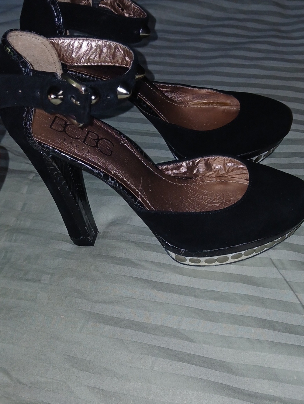 BCBG Preenaa Black Suede Ankle-Strap Platform Heels w/ Studded Accents Sz: 8.5